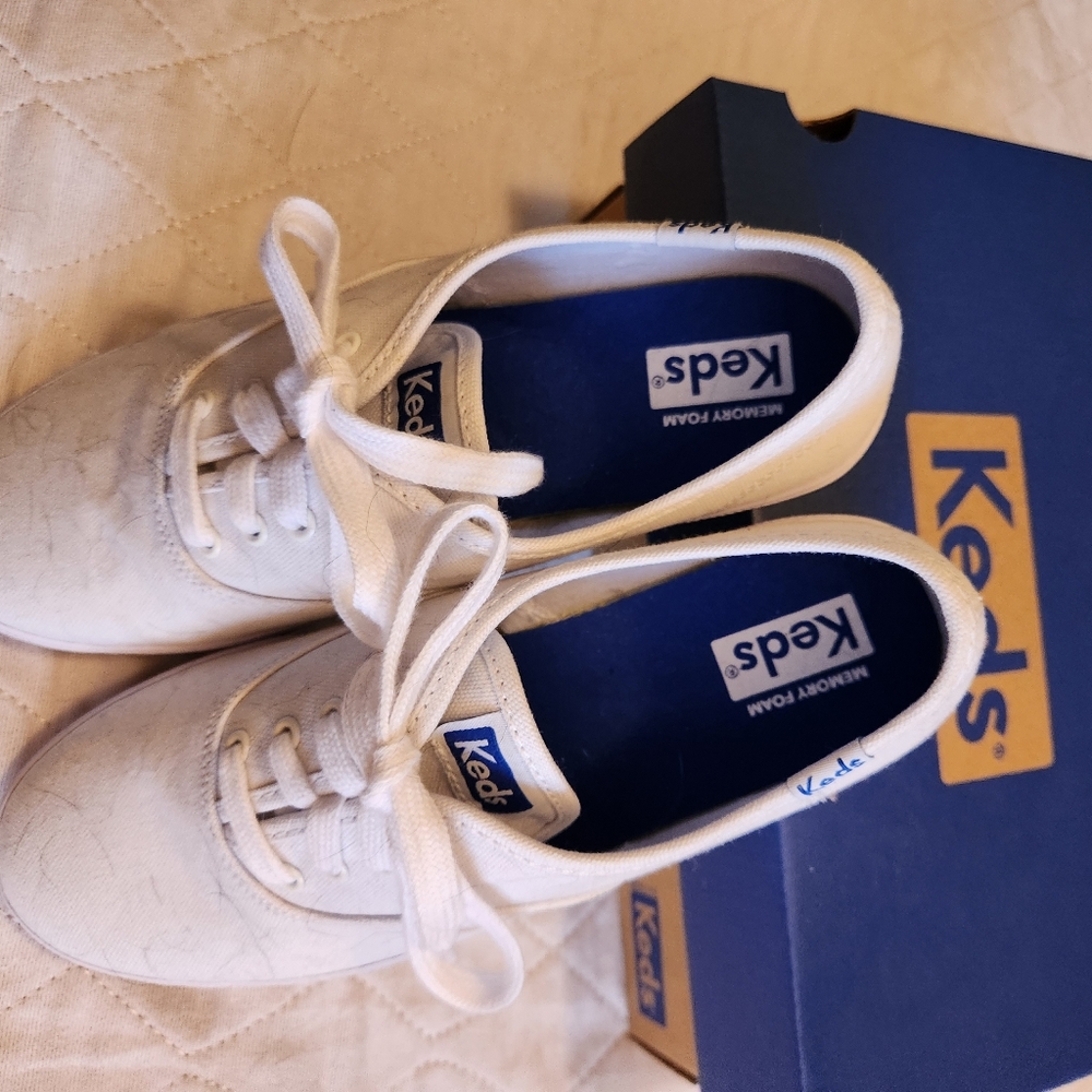 One Pair Keds Original White Lace Tie Tennis Shoes
